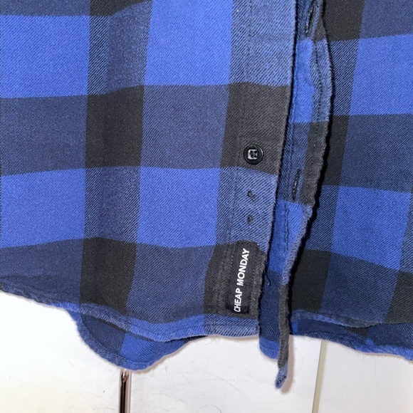 Women’s Cheap Monday blue and black plaid button down size M - Picture 3 of 3